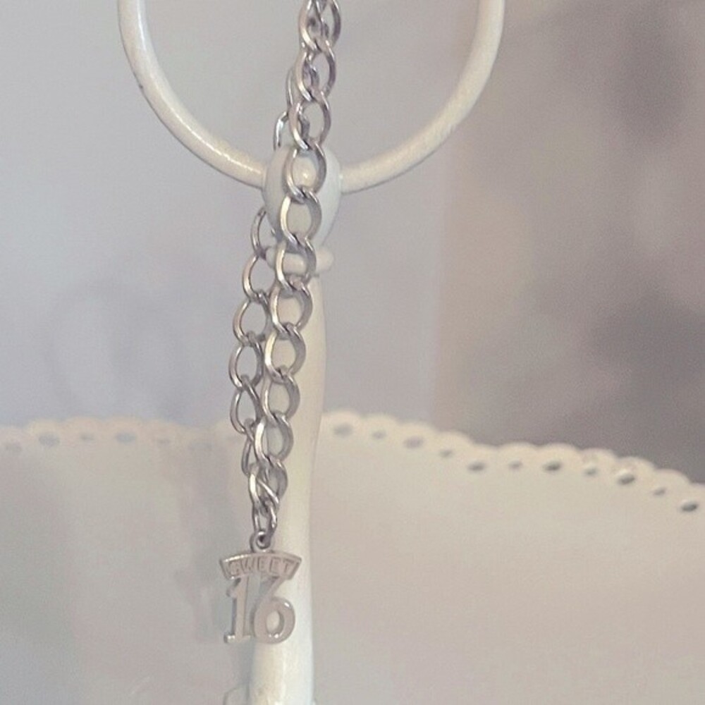 Like new! Likely never worn! Adorable “Sweet 16” clasp bracelet!